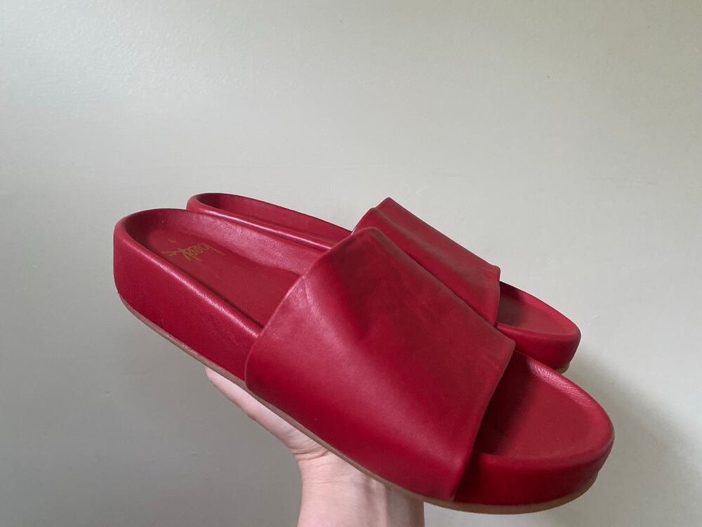 NWOB BEEK pelican red leather slides size 9 platform